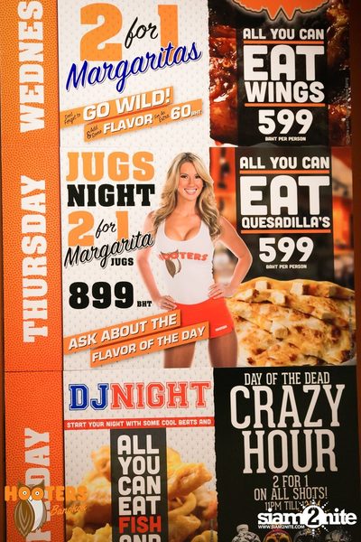 Saturday Night at Hooters Bangkok, Sukhumvit Soi 15 — photo 35