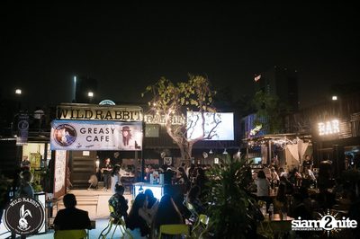 คอนเสิร์ต Greasy Cafe ที่ ไวลด์ แรบบิท, พหลโยธิน ซอย 19/1 — photo 1