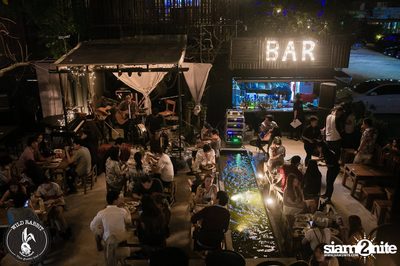 คอนเสิร์ต Greasy Cafe ที่ ไวลด์ แรบบิท, พหลโยธิน ซอย 19/1 — photo 3