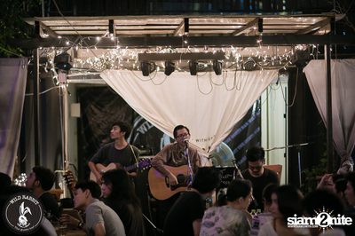 คอนเสิร์ต Greasy Cafe ที่ ไวลด์ แรบบิท, พหลโยธิน ซอย 19/1 — photo 6