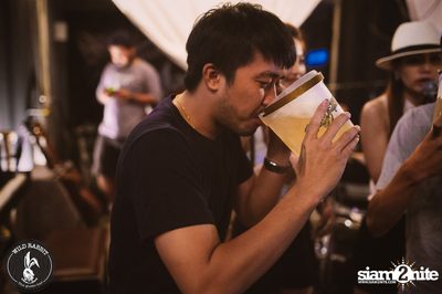 คอนเสิร์ต Greasy Cafe ที่ ไวลด์ แรบบิท, พหลโยธิน ซอย 19/1 — photo 33