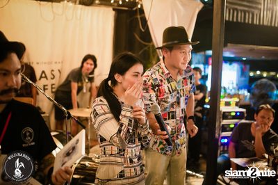 คอนเสิร์ต Greasy Cafe ที่ ไวลด์ แรบบิท, พหลโยธิน ซอย 19/1 — photo 43