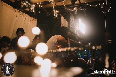 คอนเสิร์ต Greasy Cafe ที่ ไวลด์ แรบบิท, พหลโยธิน ซอย 19/1 — photo 51