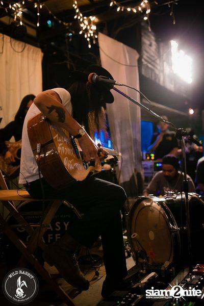 คอนเสิร์ต Greasy Cafe ที่ ไวลด์ แรบบิท, พหลโยธิน ซอย 19/1 — photo 60