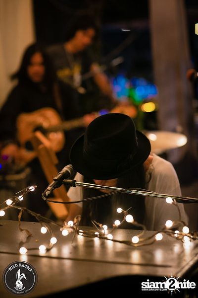 คอนเสิร์ต Greasy Cafe ที่ ไวลด์ แรบบิท, พหลโยธิน ซอย 19/1 — photo 91