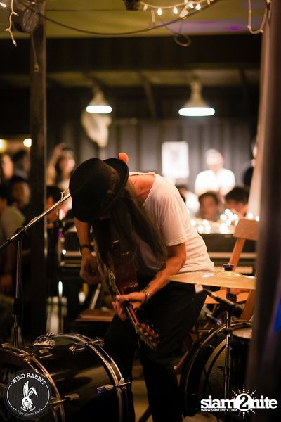 คอนเสิร์ต Greasy Cafe ที่ ไวลด์ แรบบิท, พหลโยธิน ซอย 19/1 — photo 137