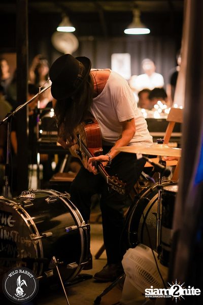 คอนเสิร์ต Greasy Cafe ที่ ไวลด์ แรบบิท, พหลโยธิน ซอย 19/1 — photo 138
