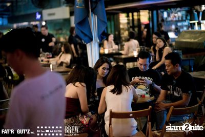 Seenspace Invasion ที่ร้าน Clouds, Fat'R Gut'z และ BREW Beers & Ciders — photo 1