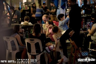 Seenspace Invasion ที่ร้าน Clouds, Fat'R Gut'z และ BREW Beers & Ciders — photo 2