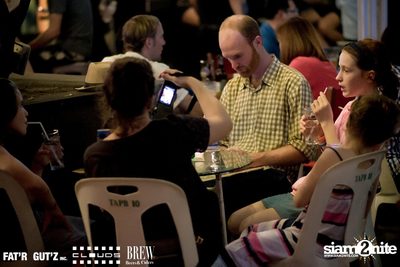 Seenspace Invasion ที่ร้าน Clouds, Fat'R Gut'z และ BREW Beers & Ciders — photo 4
