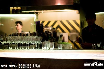 Seenspace Invasion ที่ร้าน Clouds, Fat'R Gut'z และ BREW Beers & Ciders — photo 7