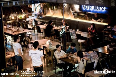 Seenspace Invasion ที่ร้าน Clouds, Fat'R Gut'z และ BREW Beers & Ciders — photo 33