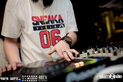 Seenspace Invasion ที่ร้าน Clouds, Fat'R Gut'z และ BREW Beers & Ciders — photo 58