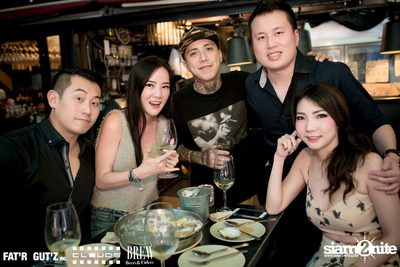 Seenspace Invasion ที่ร้าน Clouds, Fat'R Gut'z และ BREW Beers & Ciders — photo 87