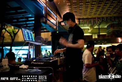 Seenspace Invasion ที่ร้าน Clouds, Fat'R Gut'z และ BREW Beers & Ciders — photo 102