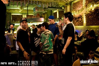 Seenspace Invasion ที่ร้าน Clouds, Fat'R Gut'z และ BREW Beers & Ciders — photo 103