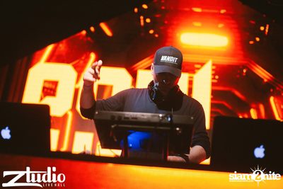 ZoukOut 2015 Pre-Party w/ Paul Van Dyk ที่ สตูดิโอ ไลฟ์ ฮอลล์ — photo 21