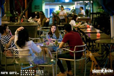 Seenspace Invasion ที่ร้าน Clouds, Fat'R Gut'z และ BREW Beers & Ciders — photo 3