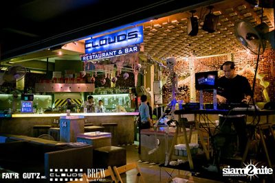 Seenspace Invasion ที่ร้าน Clouds, Fat'R Gut'z และ BREW Beers & Ciders — photo 14