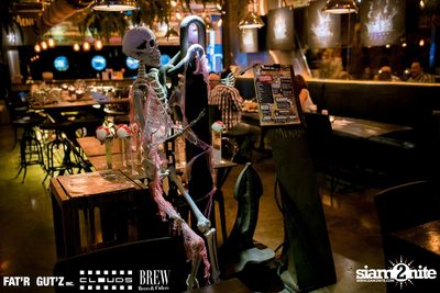 Seenspace Invasion ที่ร้าน Clouds, Fat'R Gut'z และ BREW Beers & Ciders — photo 18