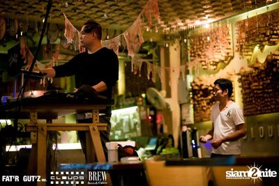 Seenspace Invasion ที่ร้าน Clouds, Fat'R Gut'z และ BREW Beers & Ciders — photo 58