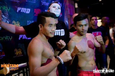 Friday Night at Hooters Bangkok, Sukhumvit Soi 15 — photo 70