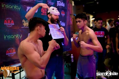 Friday Night at Hooters Bangkok, Sukhumvit Soi 15 — photo 82