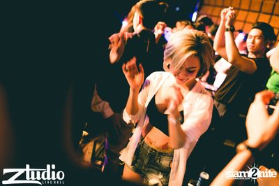 Grey Goose นำเสนอ TGIF : Cosmic Gate ที่ สตูดิโอ ไลฟ์ ฮอลล์ — photo 12
