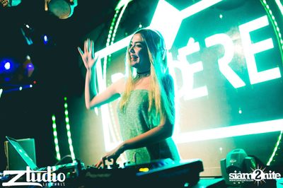 Grey Goose นำเสนอ TGIF : Cosmic Gate ที่ สตูดิโอ ไลฟ์ ฮอลล์ — photo 16
