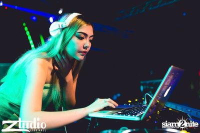 Grey Goose นำเสนอ TGIF : Cosmic Gate ที่ สตูดิโอ ไลฟ์ ฮอลล์ — photo 21