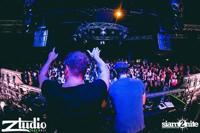 Grey Goose นำเสนอ TGIF : Cosmic Gate ที่ สตูดิโอ ไลฟ์ ฮอลล์ — photo 26