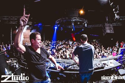 Grey Goose นำเสนอ TGIF : Cosmic Gate ที่ สตูดิโอ ไลฟ์ ฮอลล์ — photo 28