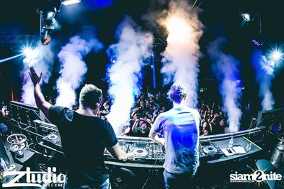 Grey Goose นำเสนอ TGIF : Cosmic Gate ที่ สตูดิโอ ไลฟ์ ฮอลล์ — photo 33