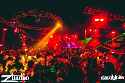 Grey Goose นำเสนอ TGIF : Cosmic Gate ที่ สตูดิโอ ไลฟ์ ฮอลล์ — photo 51