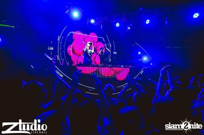 Grey Goose นำเสนอ TGIF : Cosmic Gate ที่ สตูดิโอ ไลฟ์ ฮอลล์ — photo 76