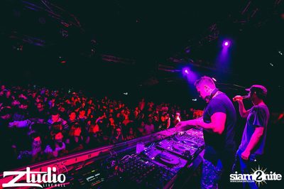 Grey Goose นำเสนอ TGIF : Cosmic Gate ที่ สตูดิโอ ไลฟ์ ฮอลล์ — photo 78