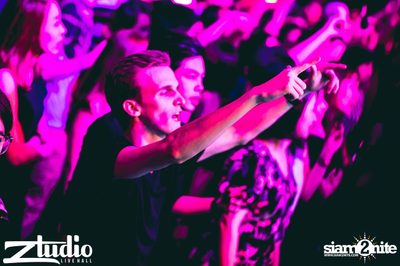 Grey Goose นำเสนอ TGIF : Cosmic Gate ที่ สตูดิโอ ไลฟ์ ฮอลล์ — photo 82