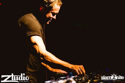 Grey Goose นำเสนอ TGIF : Cosmic Gate ที่ สตูดิโอ ไลฟ์ ฮอลล์ — photo 106