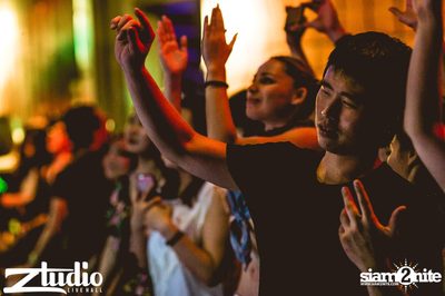 Grey Goose นำเสนอ TGIF : Cosmic Gate ที่ สตูดิโอ ไลฟ์ ฮอลล์ — photo 114