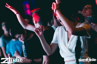 Grey Goose นำเสนอ TGIF : Cosmic Gate ที่ สตูดิโอ ไลฟ์ ฮอลล์ — photo 137