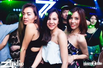 Grey Goose นำเสนอ TGIF : Cosmic Gate ที่ สตูดิโอ ไลฟ์ ฮอลล์ — photo 153