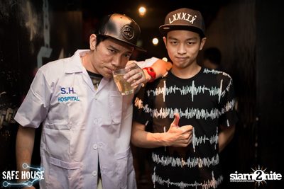 Safe House Hospital ที่ร้าน เซฟเฮ้าส์ ทองหล่อ — photo 30