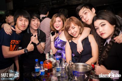 Safe House Hospital ที่ร้าน เซฟเฮ้าส์ ทองหล่อ — photo 88
