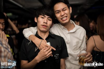 Safe House Hospital ที่ร้าน เซฟเฮ้าส์ ทองหล่อ — photo 119