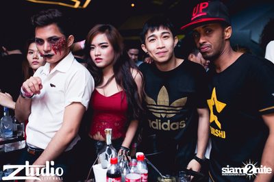 สตูดิโอ ร่วมกับ Thai Cute Girl นำเสนอ Halloween Party กับ DJ Juicy M — photo 25