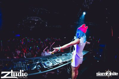 สตูดิโอ ร่วมกับ Thai Cute Girl นำเสนอ Halloween Party กับ DJ Juicy M — photo 69