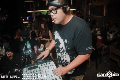 Seenspace Halloween ที่ คลาดส์, แฟตร์ กัตส์ และบริว — photo 12