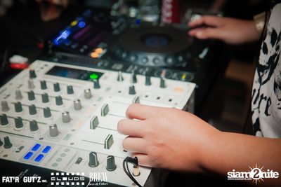 Seenspace Halloween ที่ คลาดส์, แฟตร์ กัตส์ และบริว — photo 14