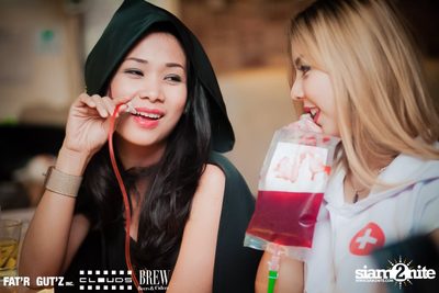 Seenspace Halloween ที่ คลาดส์, แฟตร์ กัตส์ และบริว — photo 42