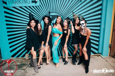 Dizneey Trash Halloween Party at Revolucion Cocktail Bangkok — photo 9